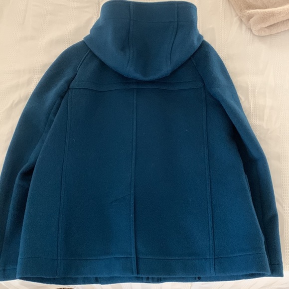 I am selling a turquoise size 8 Burberry jacket. - Picture 4 of 6